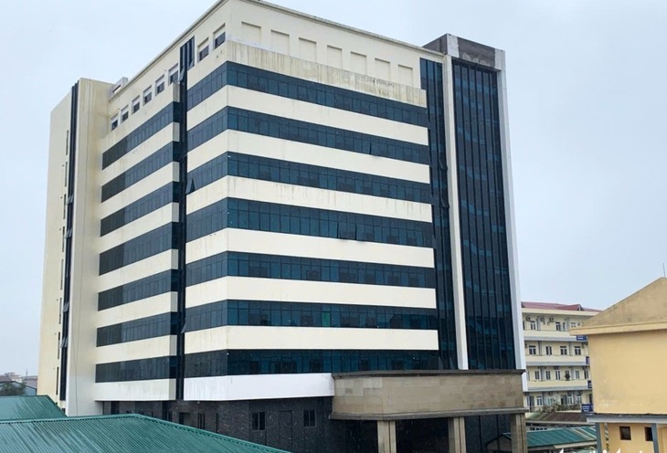 Vì sao dự án xây dựng Trung tâm Sản nhi Hà Tĩnh 170 tỉ nhiều lần gia hạn vẫn chưa hoàn thành?