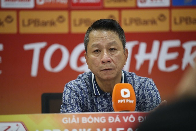 HLV Văn Sỹ Sơn dẫn dắt SLNA