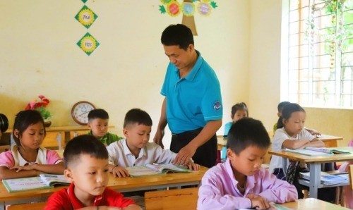 Những giáo viên xung phong cắm bản tại điểm trường giữa đại ngàn Pù Huống