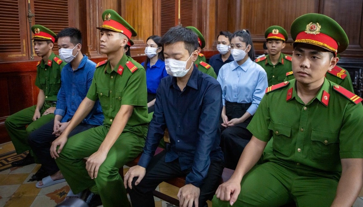 Hoa hậu Thuỳ Tiên, Quang Linh Vlogs, Hằng Du Mục bị tuyên 2 năm tù