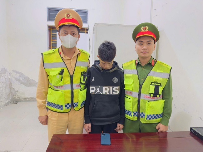 Bắt đối tượng trộm cắp tài sản của nữ sinh