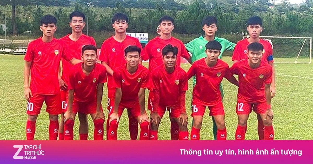 HLV U19 Hà Tĩnh bị cấm 6 trận vì xâm phạm thân thể trọng tài