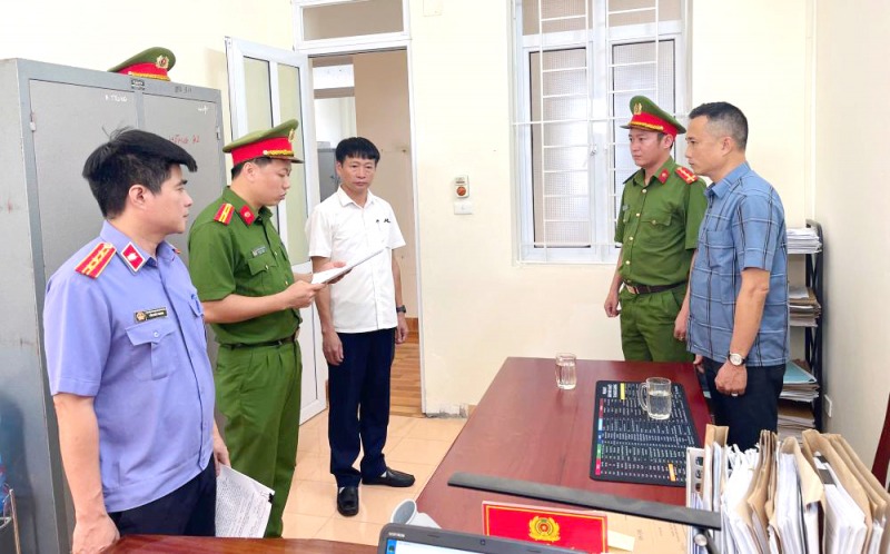 Xuất khống hóa đơn để
