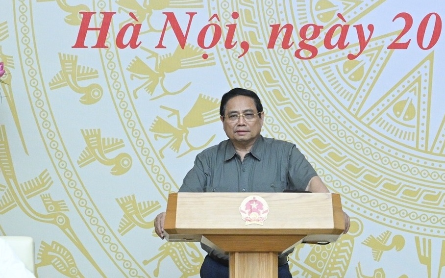 Thủ tướng: Cương quyết cắt giảm tối đa thủ tục hành chính rườm rà, ách tắc