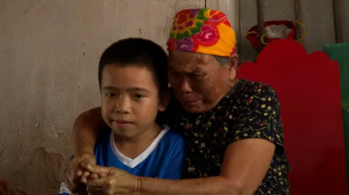 Hai con qua đời, cháu bị bại não, ông bà lâm bệnh