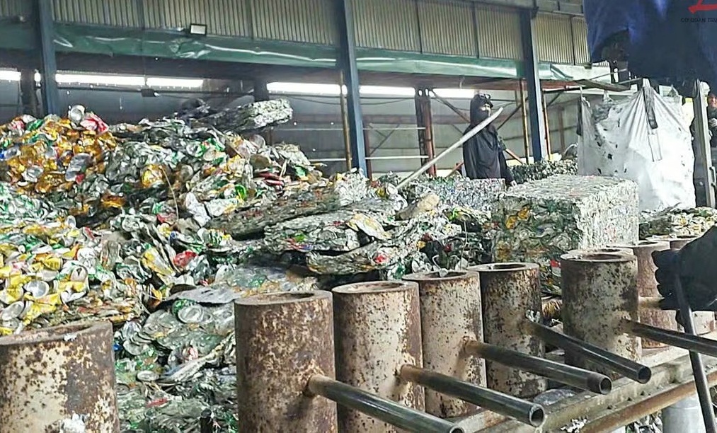 Hà Tĩnh: Nghi vấn doanh nghiệp đăng ký luyện cán thép nhưng tái chế nhôm?