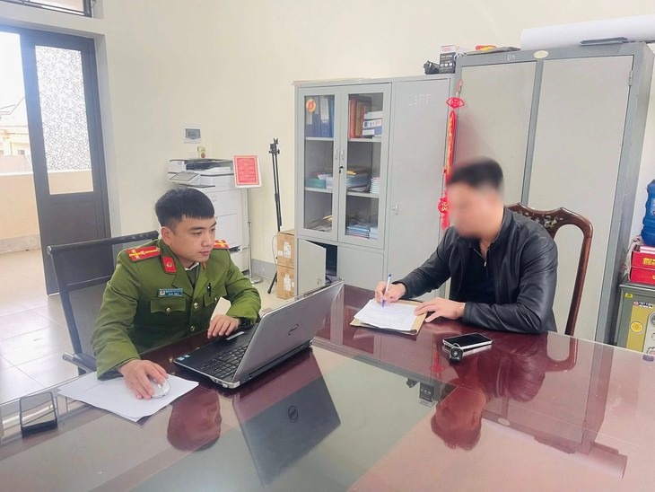 Công an thông báo tài xế 'khóa đầu, khóa đuôi' trong ngõ nhỏ ở Hà Tĩnh đã nhận sai