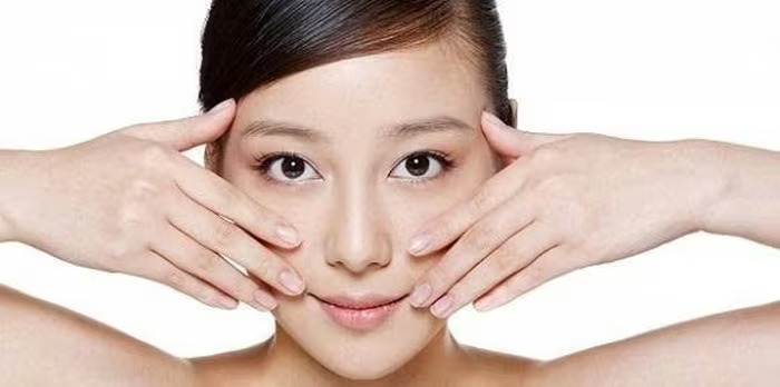 Massage mặt đúng cách: Bí quyết nâng cơ, xóa nhăn ít người biết