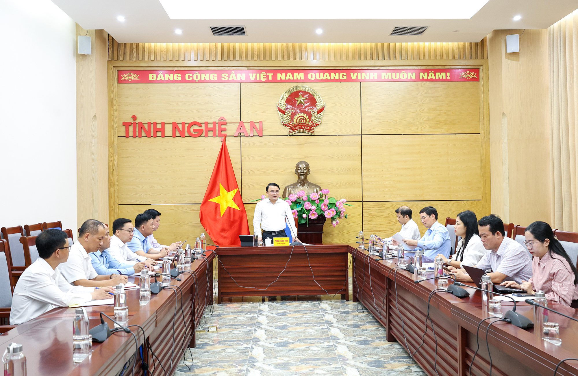 Ban bầu cử số 01 họp nghe tình hình chuẩn bị công tác bầu cử Quốc hội tại các xã thuộc các huyện (cũ): Kỳ Sơn, Tương Dương, Con Cuông, Anh Sơn