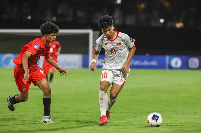 Từ làng quê nghèo đến sân chơi World Cup của Chu Ngọc Nguyễn Lực