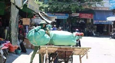 Người lao động oằn mình mưu sinh giữa “chảo lửa” miền Trung