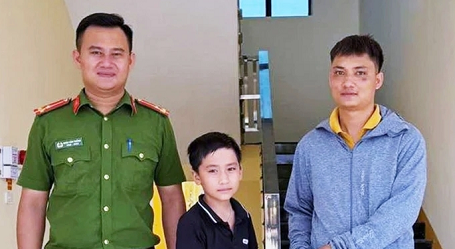 Học sinh lớp 4 ở Hà Tĩnh trả lại hơn 12 triệu đồng cho người đánh rơi