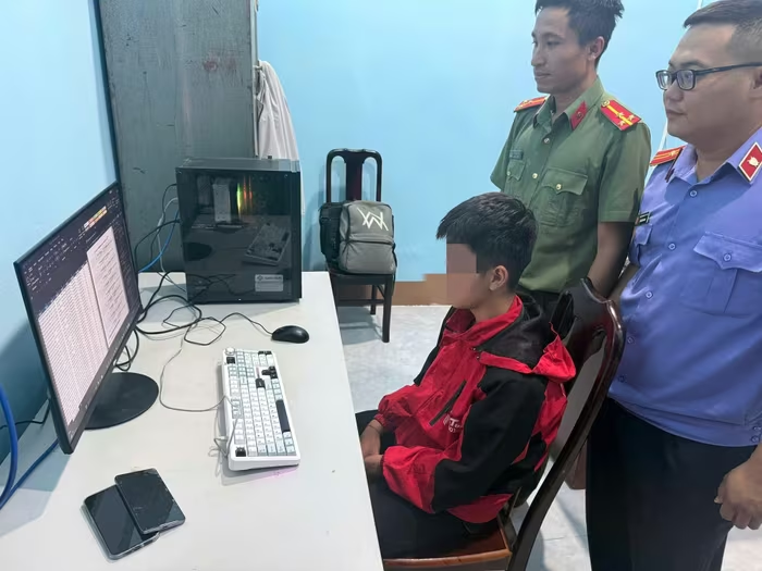 Nam sinh lớp 10 đánh cắp, rao bán 20 triệu dữ liệu cá nhân