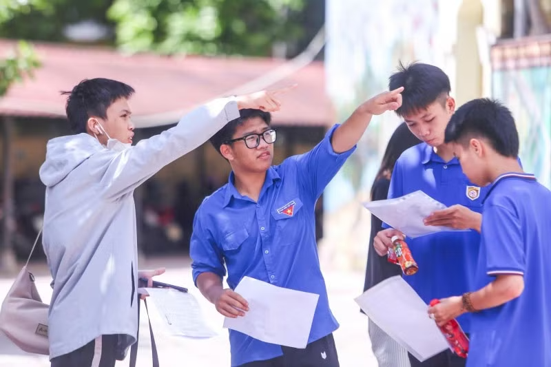 Ngữ liệu trong đề thi Ngữ văn và nguyên tắc đảm bảo công bằng