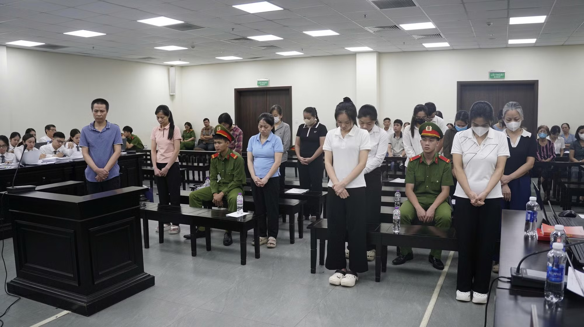Giám đốc cầm đầu đường dây sản xuất thực phẩm giả bị đề nghị 26 năm tù