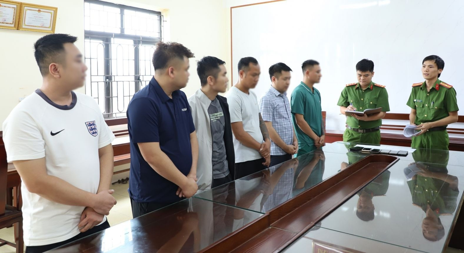 Triệt phá đường dây cá độ bóng đá hơn 900 tỷ đồng, tạm giữ 6 đối tượng