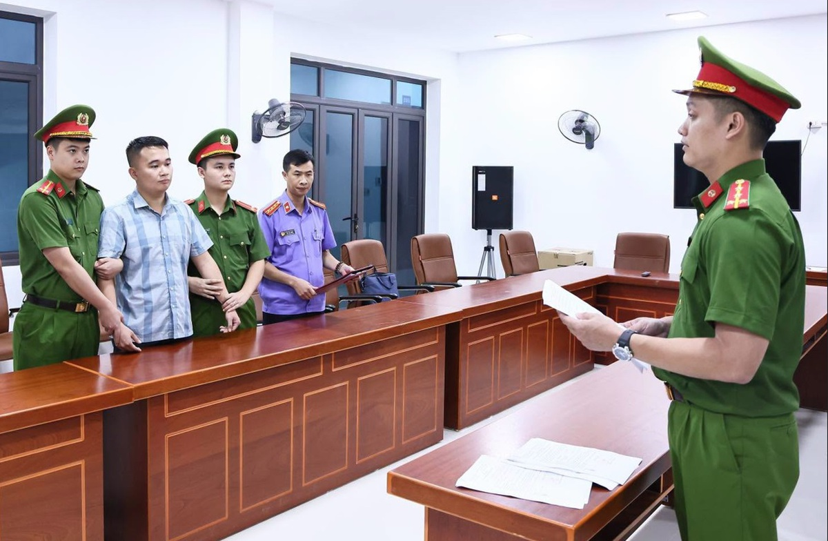 Bộ GD-ĐT lên tiếng sau vụ giáo viên Trường THPT chuyên Tuyên Quang bị giữ người khẩn cấp