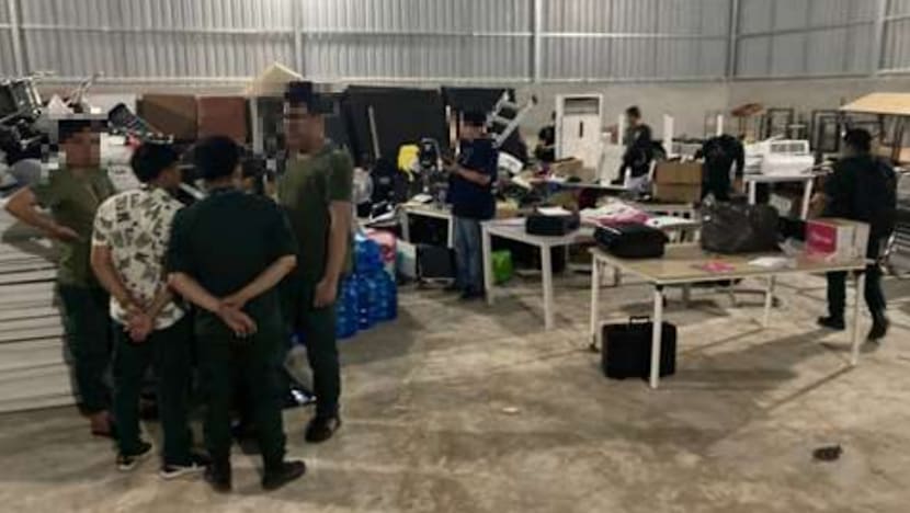 Người đàn ông sang Campuchia làm