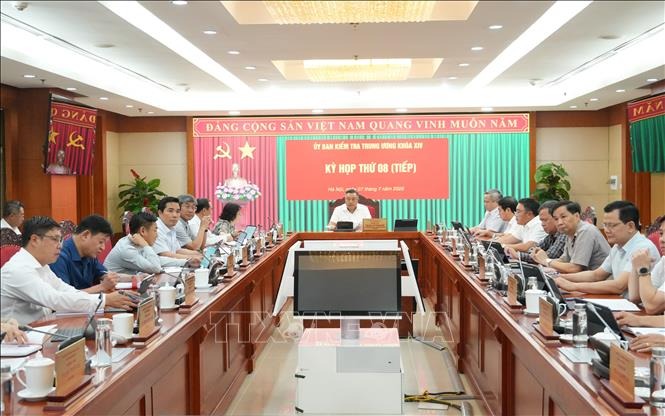 Khai trừ Đảng nguyên Ủy viên Ban Thường vụ Đảng ủy, Phó Tổng Giám đốc Tổng Công ty Cảng hàng không Việt Nam Đỗ Tất Bình