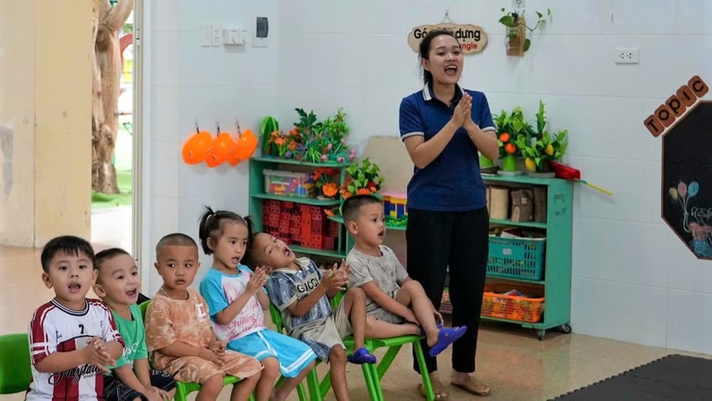Ước tính có khoảng 1.100 cán bộ quản lý ở Nghệ An trở lại công tác giảng dạy