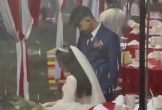 Đám cưới mùa lũ, cô dâu ngồi buồn tủi nhìn mà thương