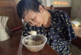 Nghệ An: Người phụ nữ mất 2 cánh tay sống đơn độc trong ngôi nhà xập xệ