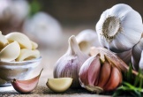 Tỏi tốt cho sức khỏe nhưng ăn theo cách này sẽ “lợi bất cập hại”