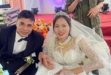 Xúc động đám cưới của cặp đôi ngồi xe lăn ở Nghệ An