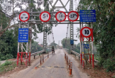 Nguy hiểm rình rập trên những cây cầu treo xuống cấp ở Nghệ An
