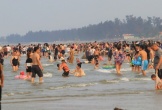 30 vạn du khách đổ về biển Cửa Lò giải nhiệt trong kỳ nghỉ lễ 30/4 và 1/5