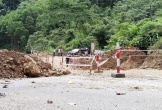 Nghệ An: Khoan thăm dò địa chất tại điểm sụt lún trên Quốc lộ 16