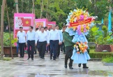 Tổng Bí thư Tô Lâm dâng hoa, dâng hương tại Khu Di tích Quốc gia đặc biệt Kim Liên, Nghệ An