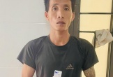 Khởi tố gã cha dượng dùng búa đánh vào đầu con gái riêng của vợ