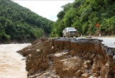 Nghệ An nỗ lực khôi phục hạ tầng giao thông sau bão lũ