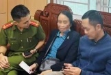 Cụ bà ở Nghệ An thoát khỏi 'bẫy' lừa gần 1,3 tỷ đồng