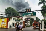 Cháy tại nhà máy Bia Hà Nội, cột khói đen bốc ngùn ngụt