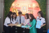 Học sinh trường chuyên thiết kế sách về Bác Hồ bằng tiếng Anh, Pháp, Đức