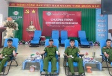 Bốn cán bộ, chiến sỹ Công an Nghệ An hiến máu cứu bệnh nhân nguy kịch