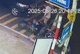 Thầy giáo bị người đàn ông chặn xe dùng gạch tấn công, đấm đá túi bụi vào mặt