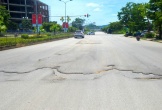 Nghệ An: Tiềm ẩn nguy cơ tai nạn trên tuyến đường 300 tỷ đồng đã xuống cấp