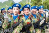 Danh tính nữ chiến sĩ diễu binh có nụ cười 'tỏa nắng' gây sốt