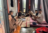 Chủ vắng nhà, 6 nam nữ tổ chức sử dụng ma túy