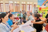 Nghệ An: Cán bộ xã vùng cao cuối tuần về bản phục vụ nhân dân