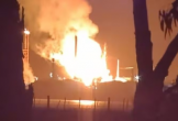 Úc: Nổ lớn và hỏa hoạn tại nhà máy lọc dầu, lực lượng cứu hỏa bất lực