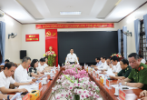 Chủ tịch UBND tỉnh Võ Trọng Hải làm việc với lãnh đạo các xã: Quế Phong, Mường Quàng, Thông Thụ, Tiền Phong, Tri Lễ