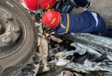 Cứu nạn thành công tài xế mắc kẹt trong xe tải lật trên cao tốc 