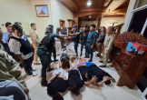 Campuchia bắt ổ lừa đảo trong biệt thự của tướng quân đội