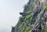 Tạm dừng đón du khách ở 