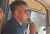Tài xế vừa hát karaoke vừa lái xe khách ở Nghệ An bị phạt 5,9 triệu đồng