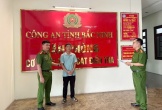 Lừa đảo nhờ ảnh chụp cùng cán bộ văn phòng đất đai